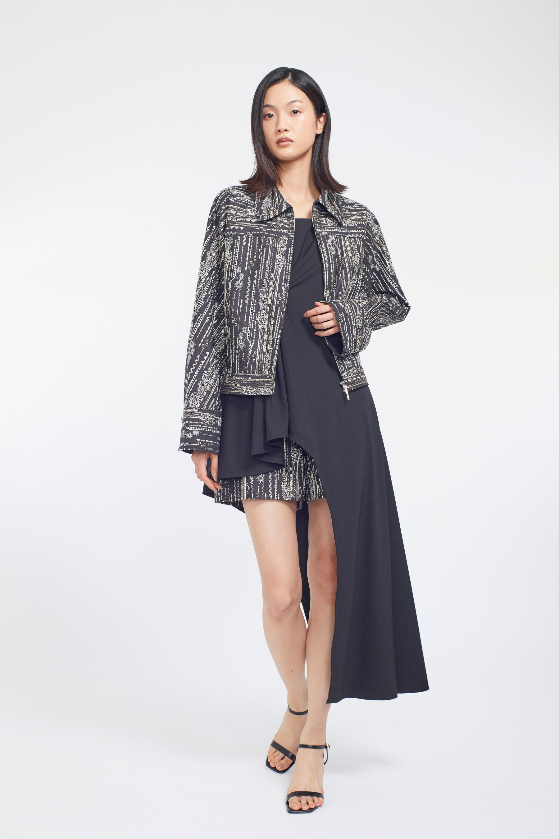 Swaying stripe embroidered blouson (Black)