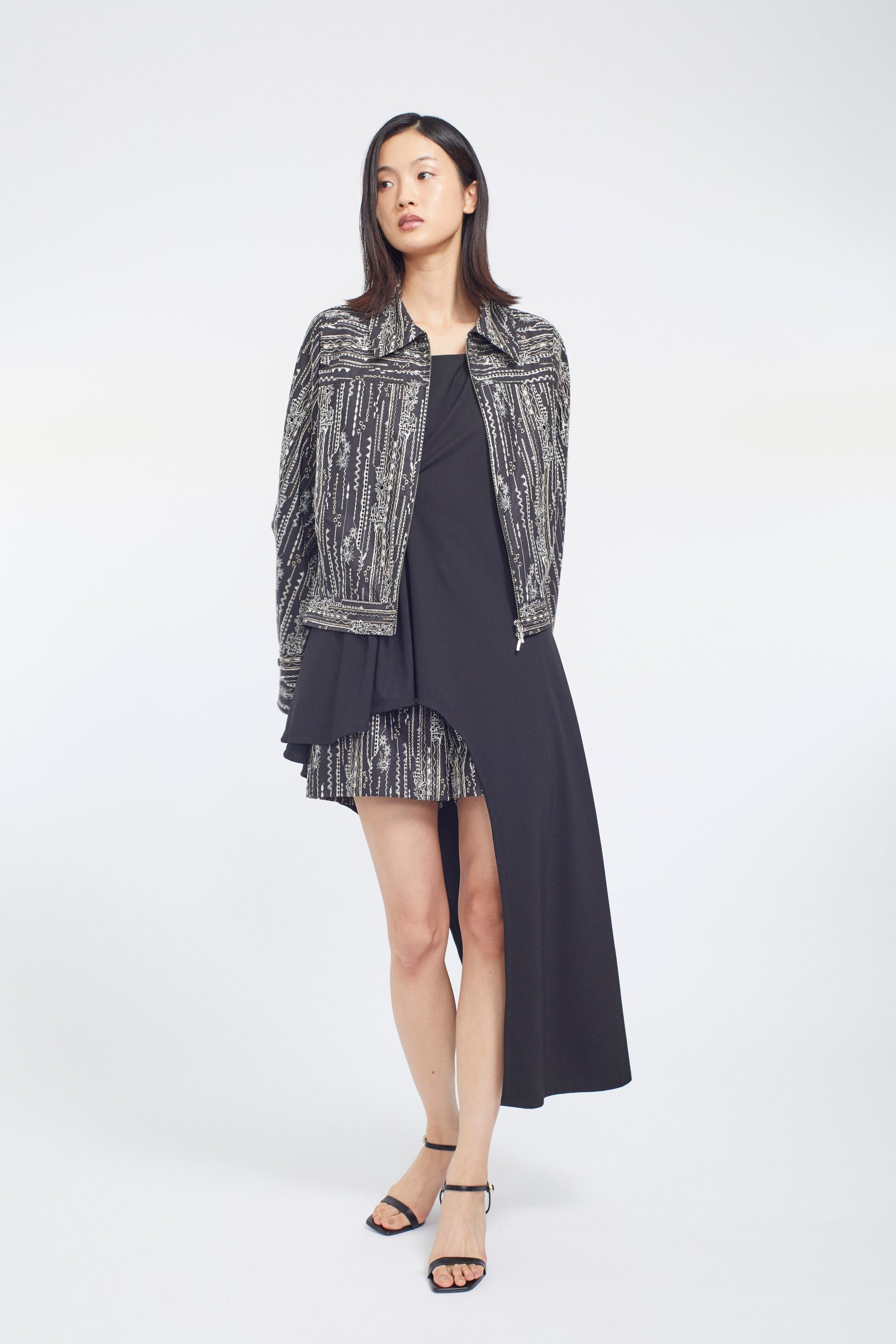 Brooch gather asymmetric dress (Black)