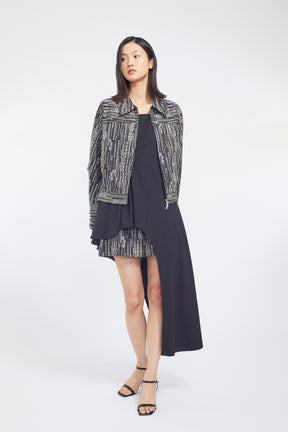 Swaying stripe embroidered shorts (Black)