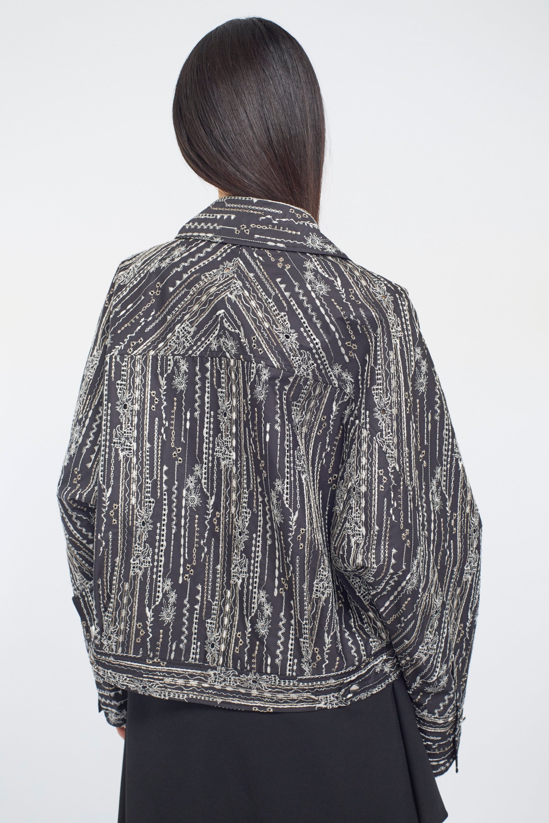 Swaying stripe embroidered blouson (Black)