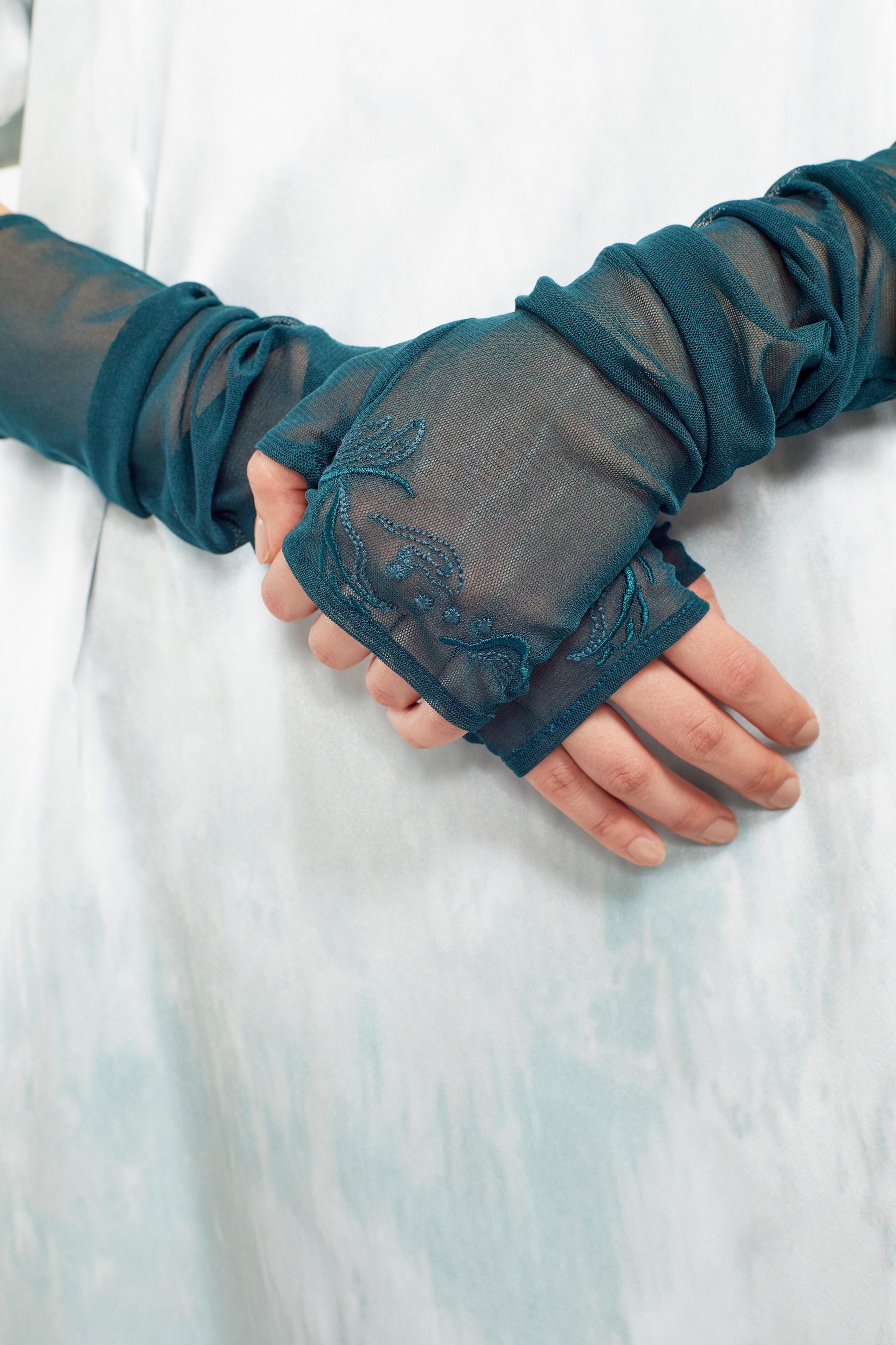 Embroidered mesh gloves (Dark green)