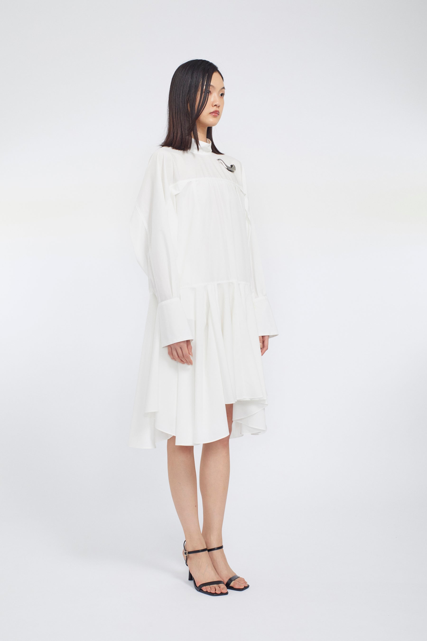 Spray flare shirt dress (White)