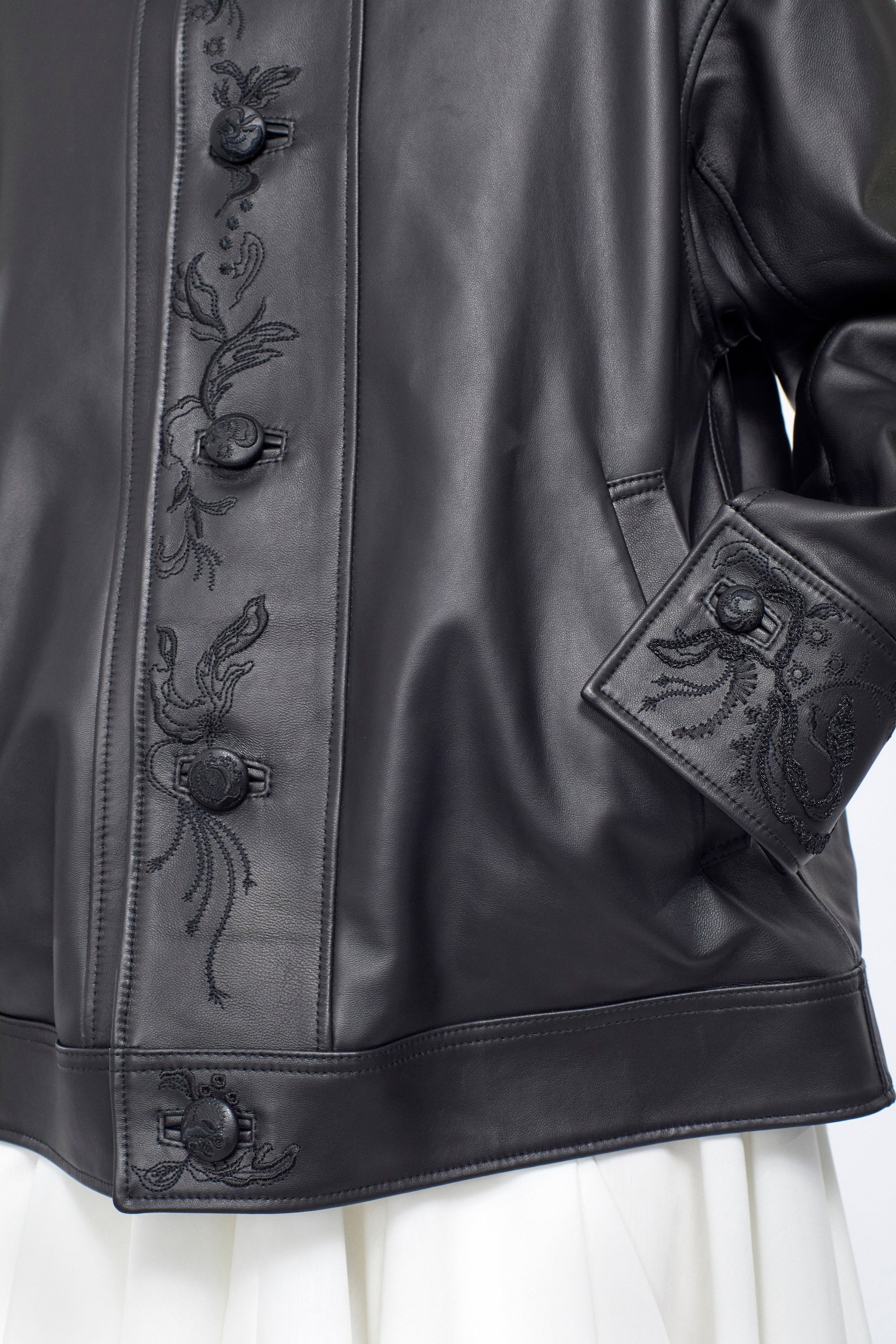 Relief embroidered leather jacket (Black)
