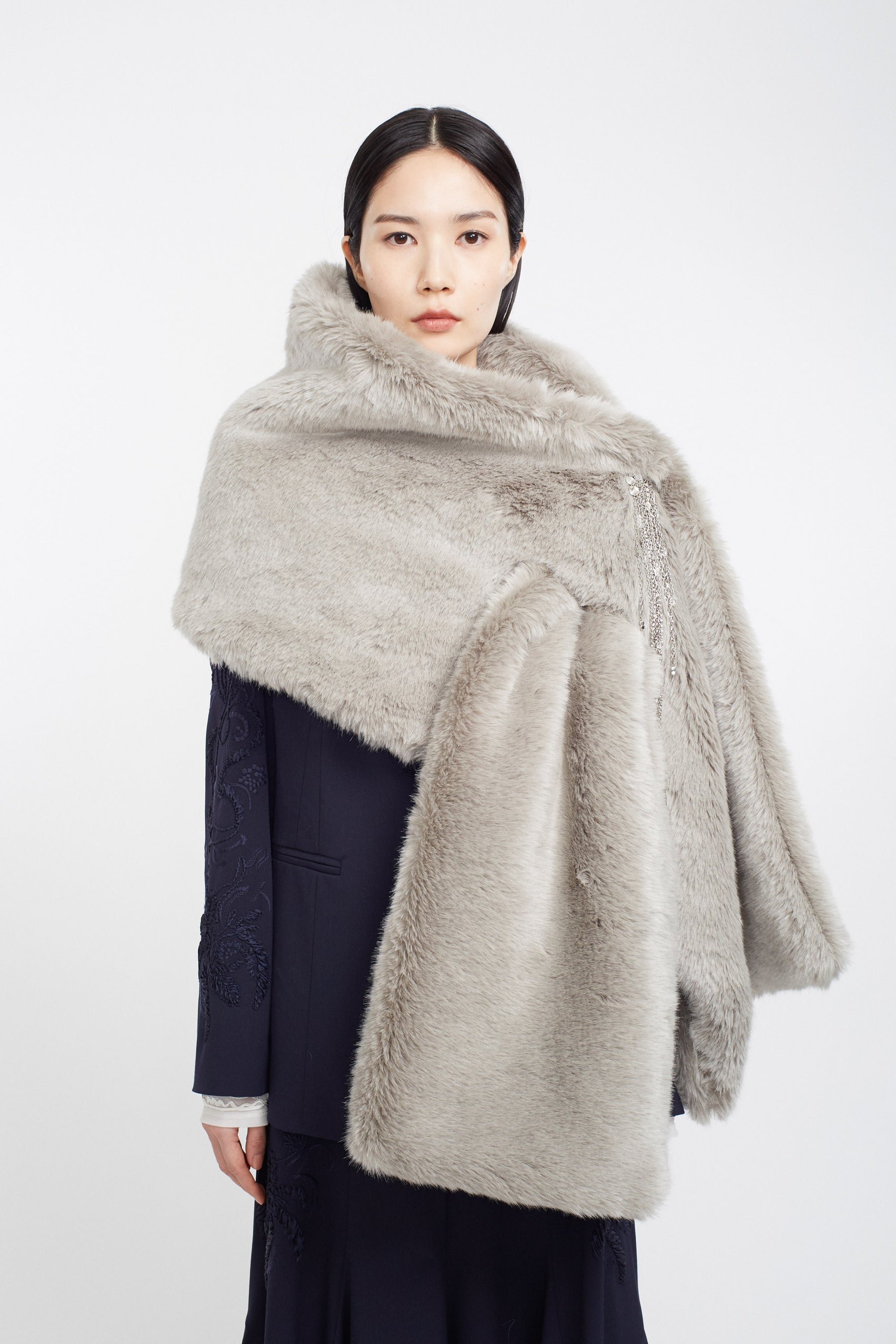 Glint chain pin Brooch (Silver)