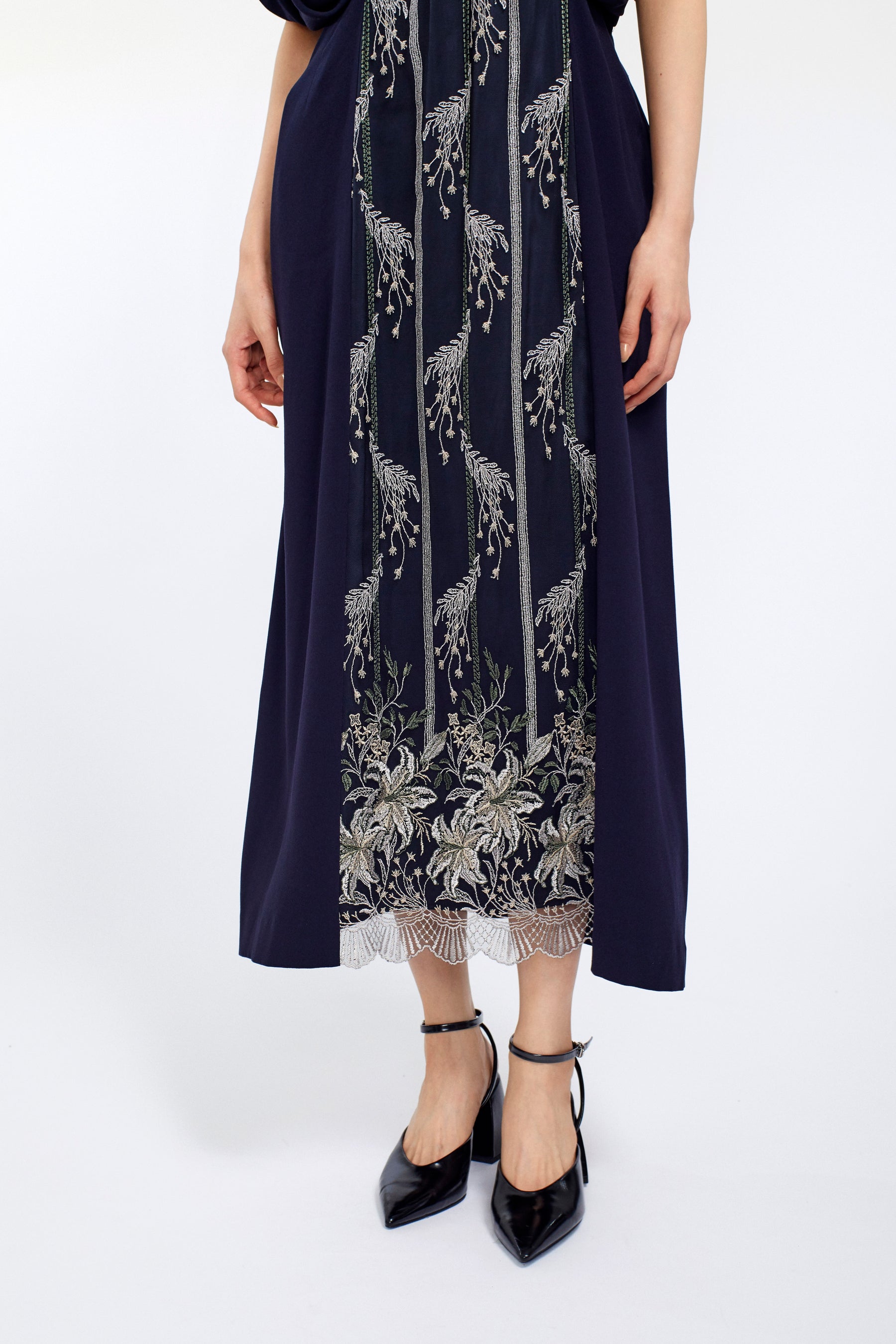Classic lace dress (Navy)