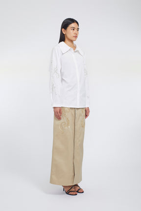 Relief embroidered chino skirt (Beige)