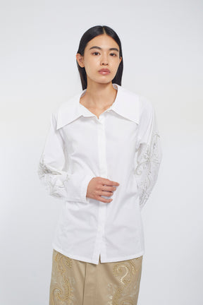 Droplet flower embroidered shirt (White)