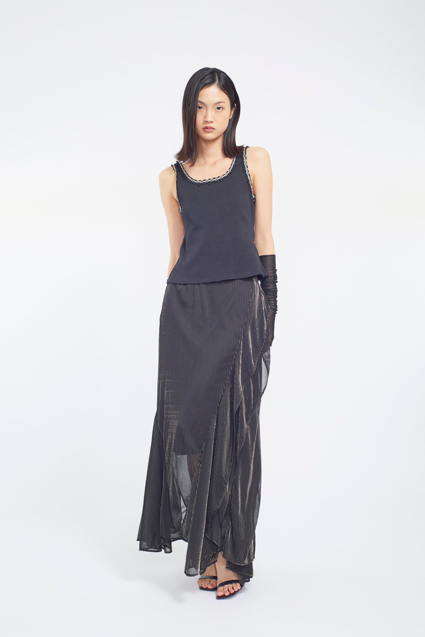 Fluid glimmer asymmetric skirt (Black)