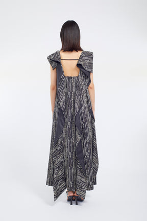 Swaying stripe embroidered dress (Black)