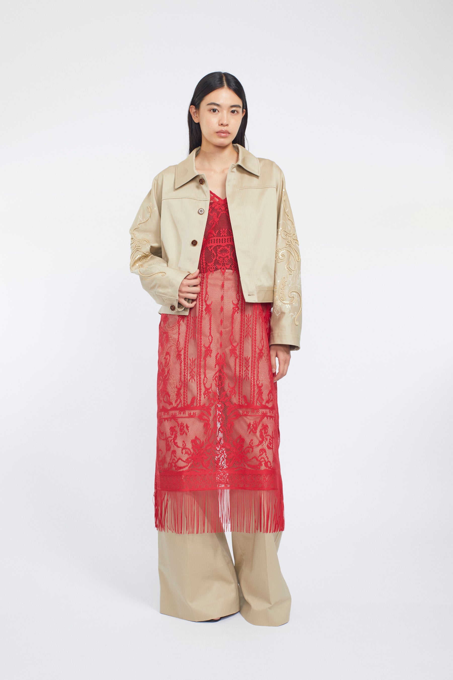 Relief embroidered chino trousers (Beige)