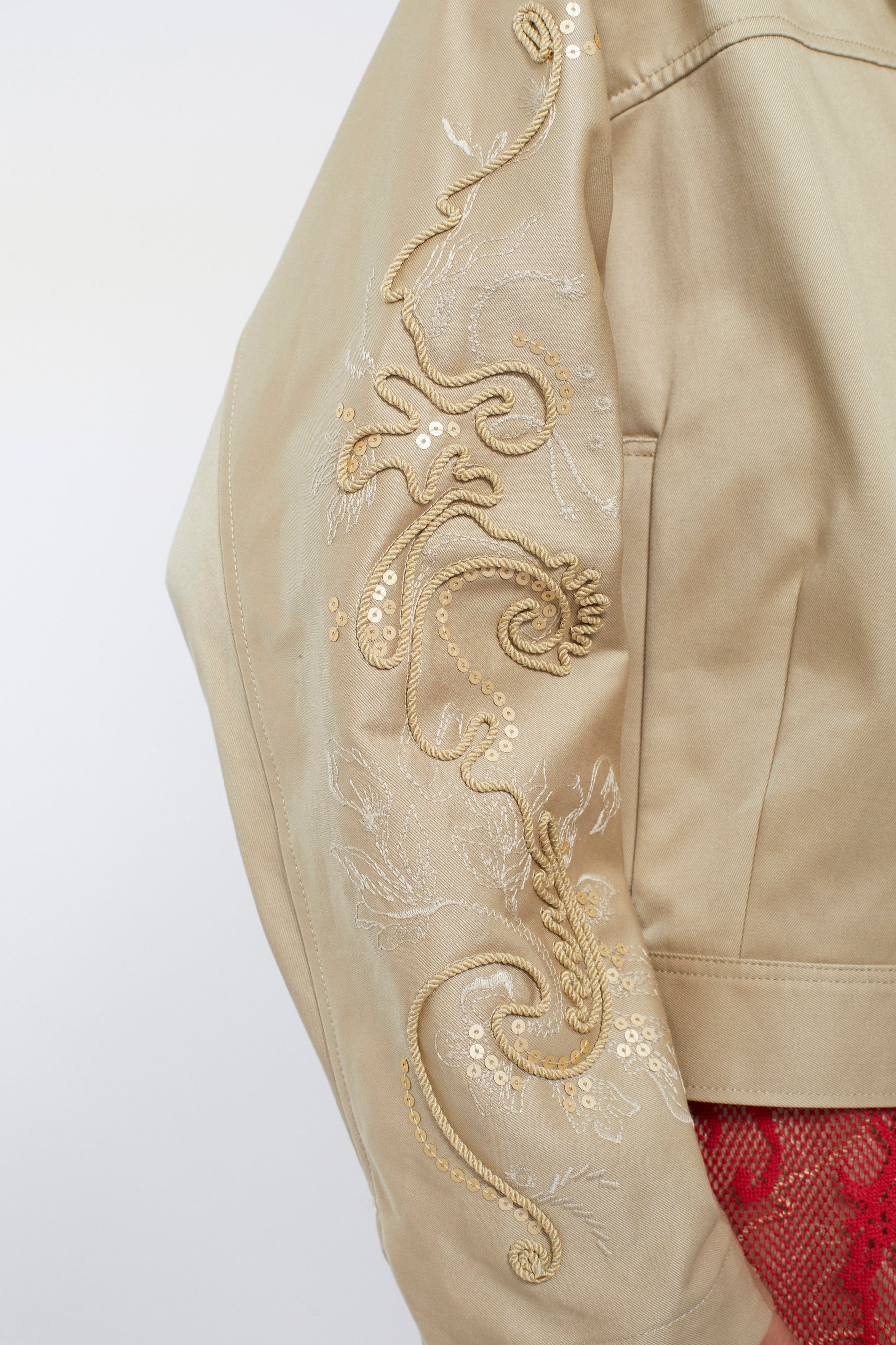 Relief embroidered chino jacket (Beige)