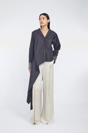 Swaying stripe embroidered blouse (Black)