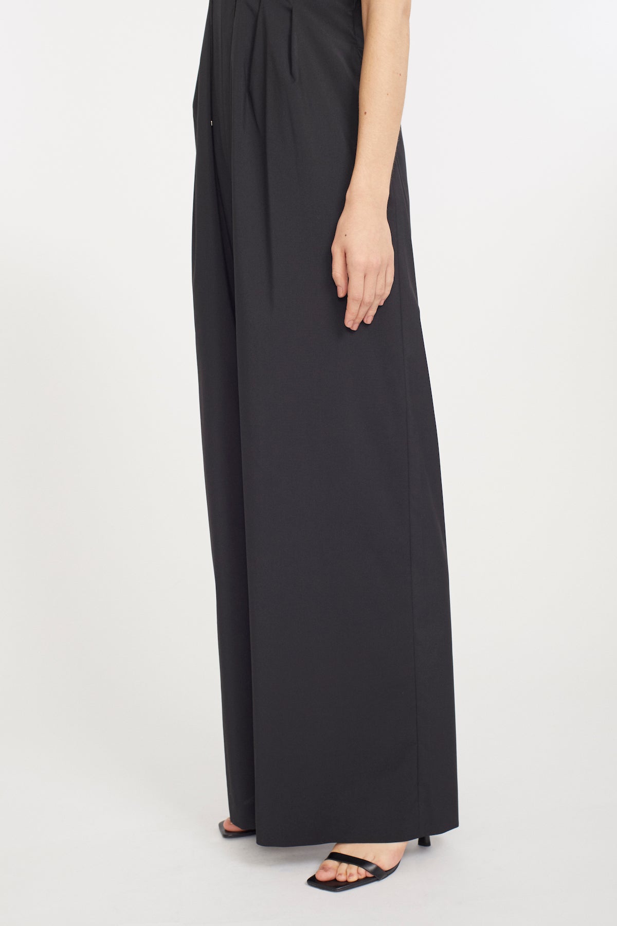 Glimmer embroidered jumpsuit (Black)