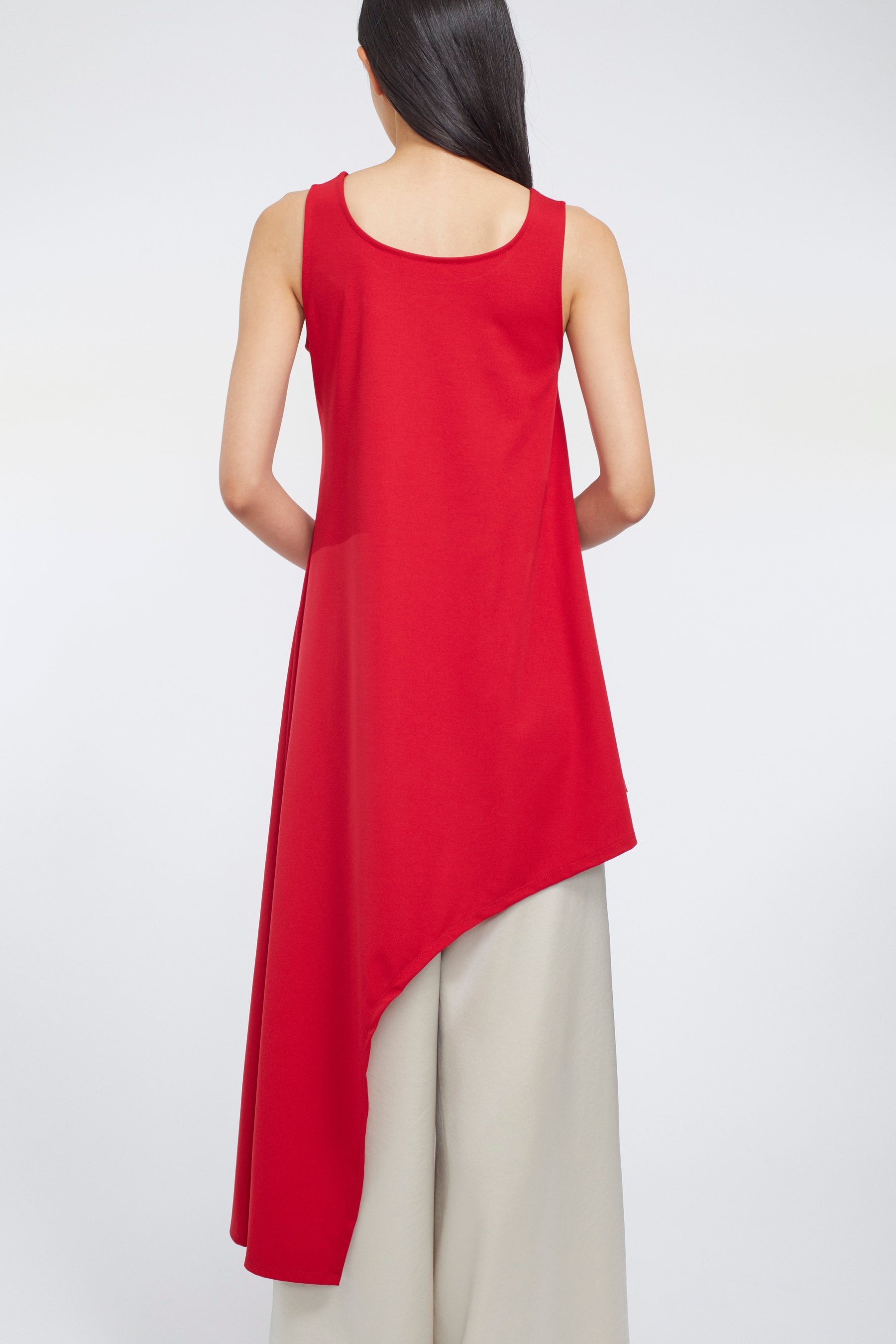 Brooch gather asymmetric dress (Red)