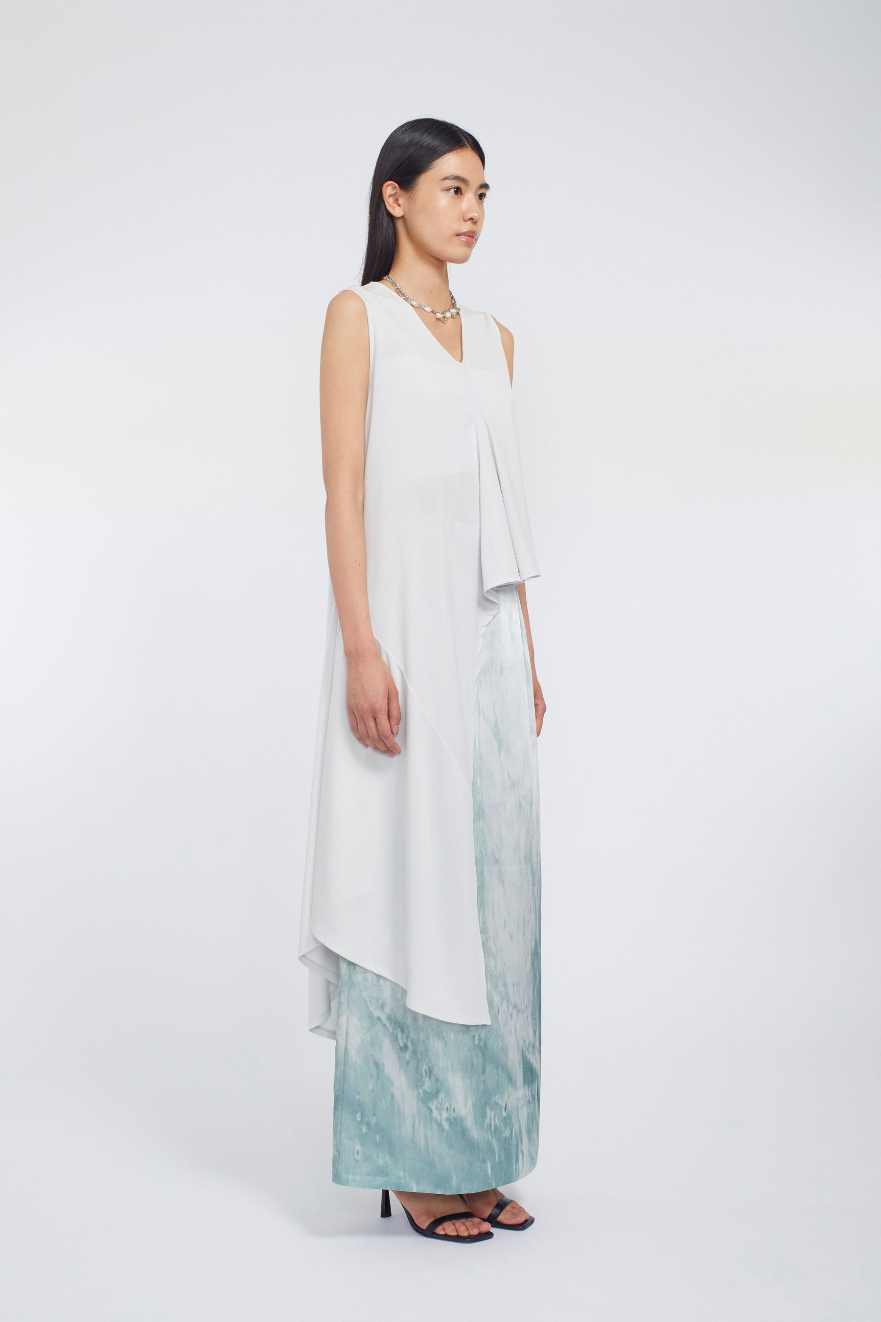 Draped asymmetric tank (Ice gray)