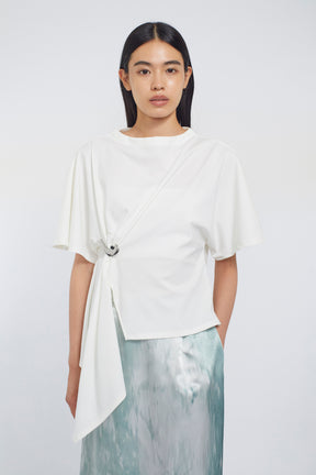 Brooch gather asymmetric tops (White)