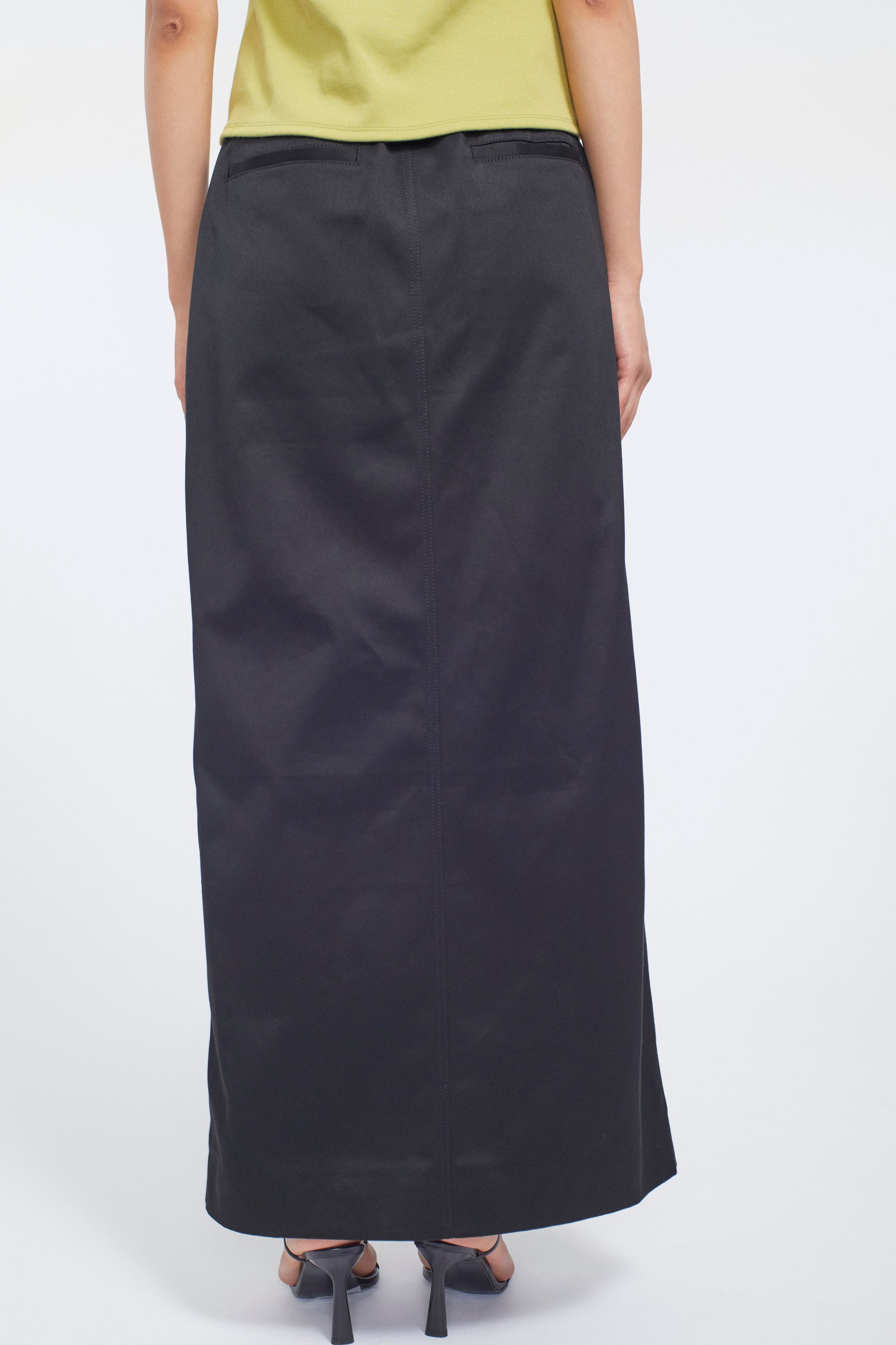 Relief embroidered chino skirt (Black)