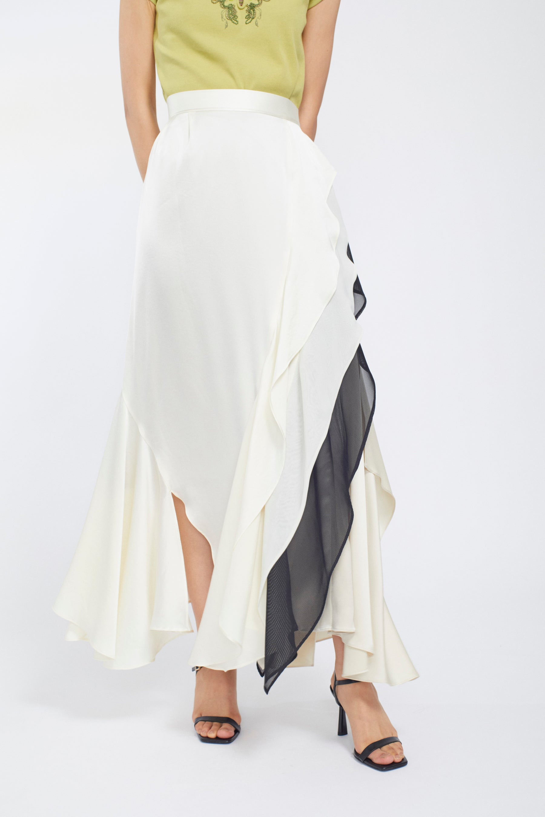 Cascade satin skirt (Ivory)