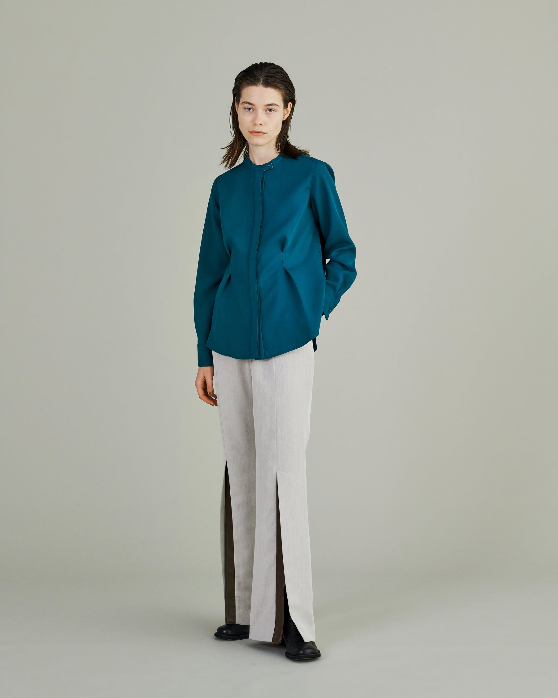 Tucked flare shirt (Emerald green)
