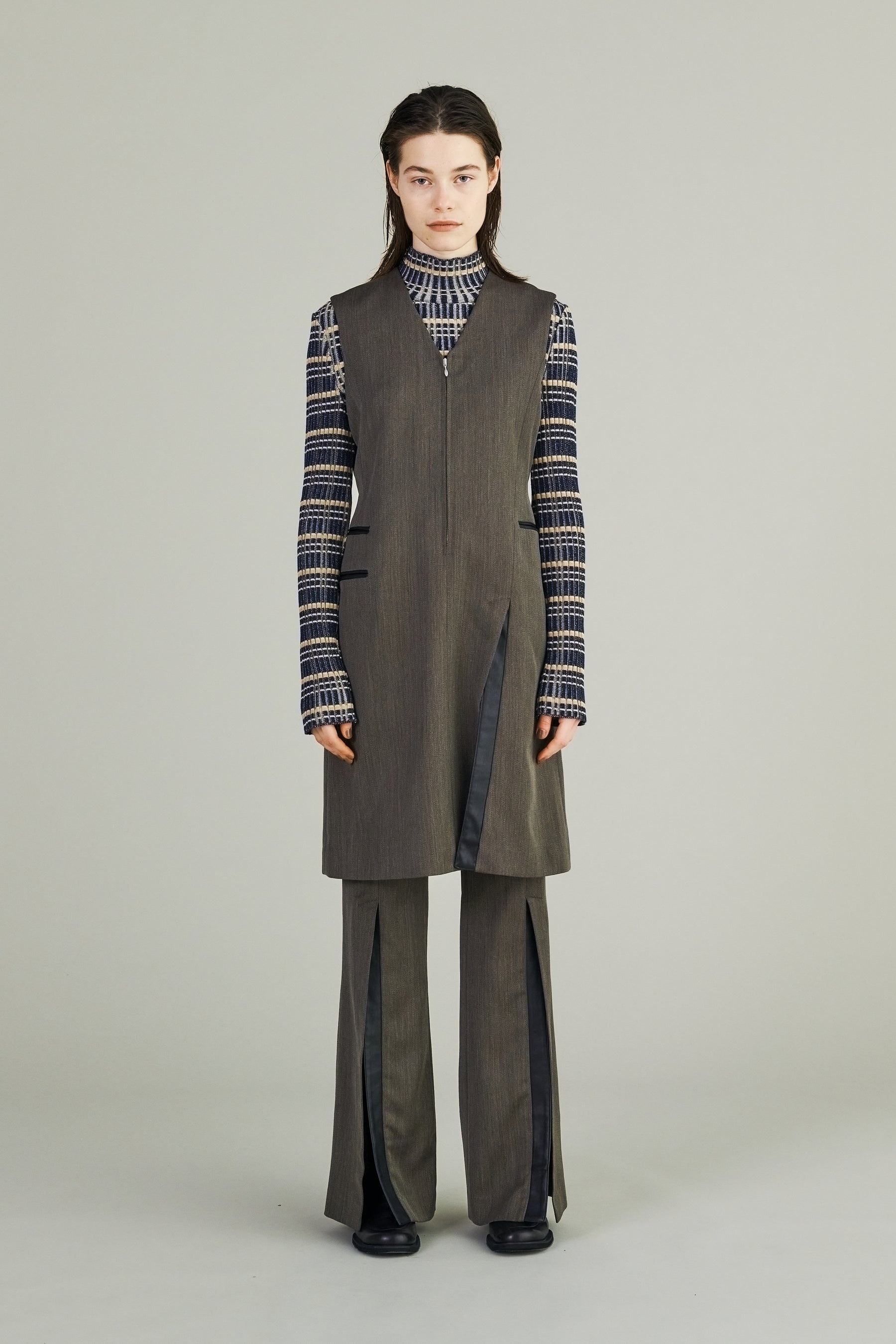 Chambray sleeveless dress (Dark brown)