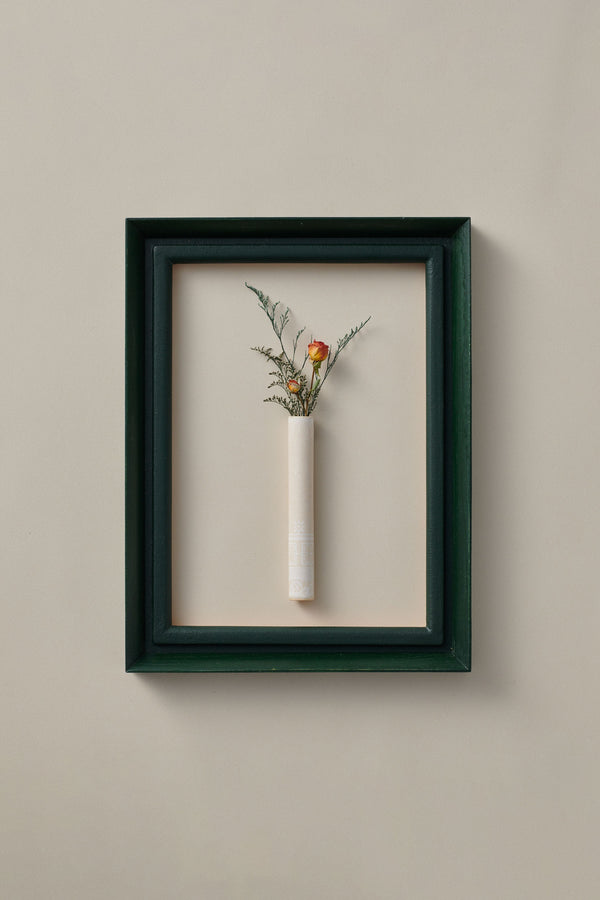 MURRAL TUKU single flower vase (Day white)