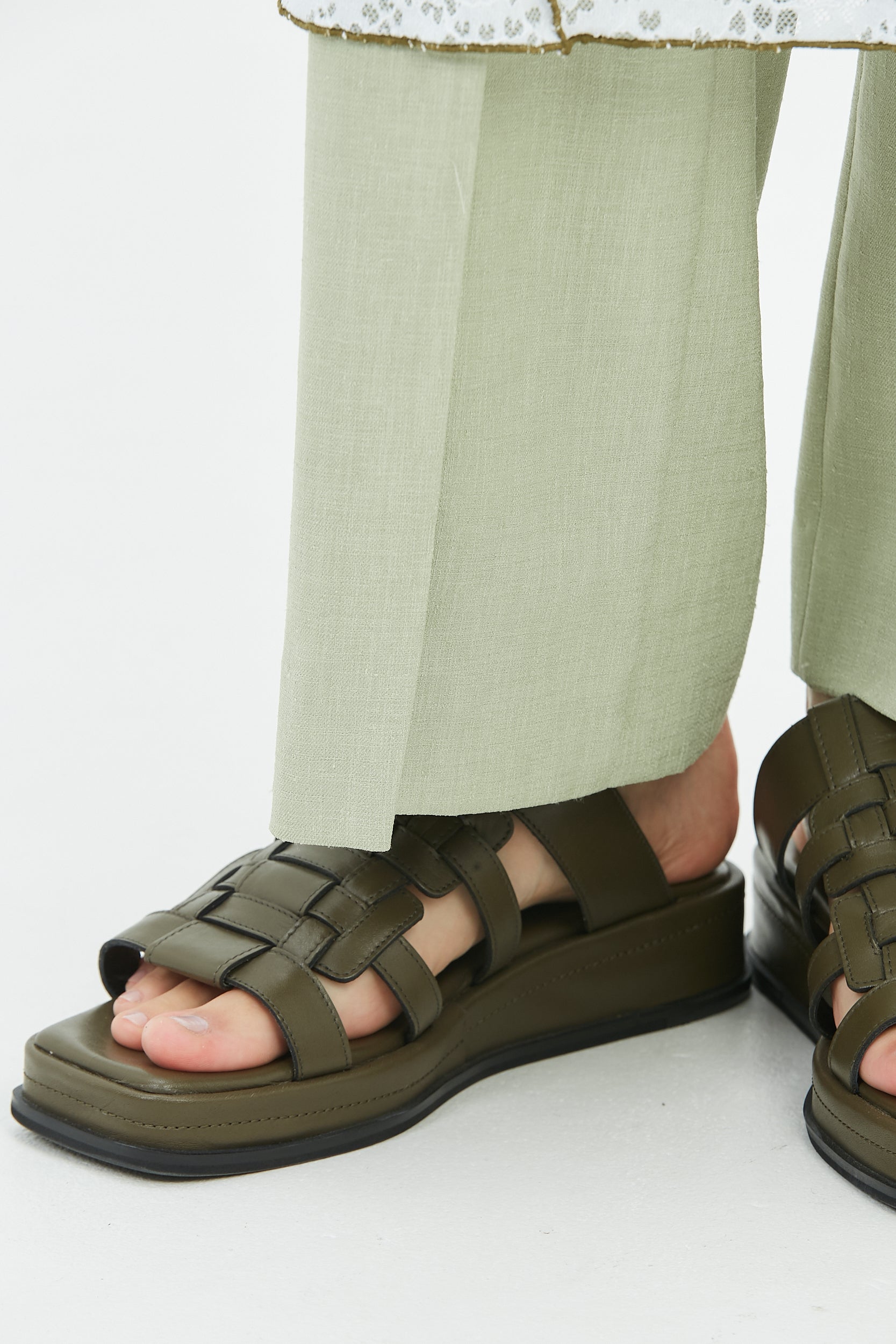 Leather braid sandal (Khaki)