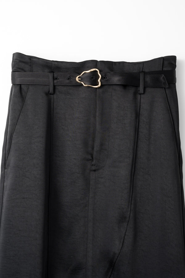 MURRAL Curvy satin skirt (Black)