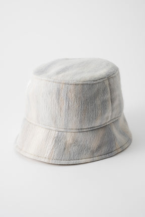 Snow cover needle punch hat (Ivory)