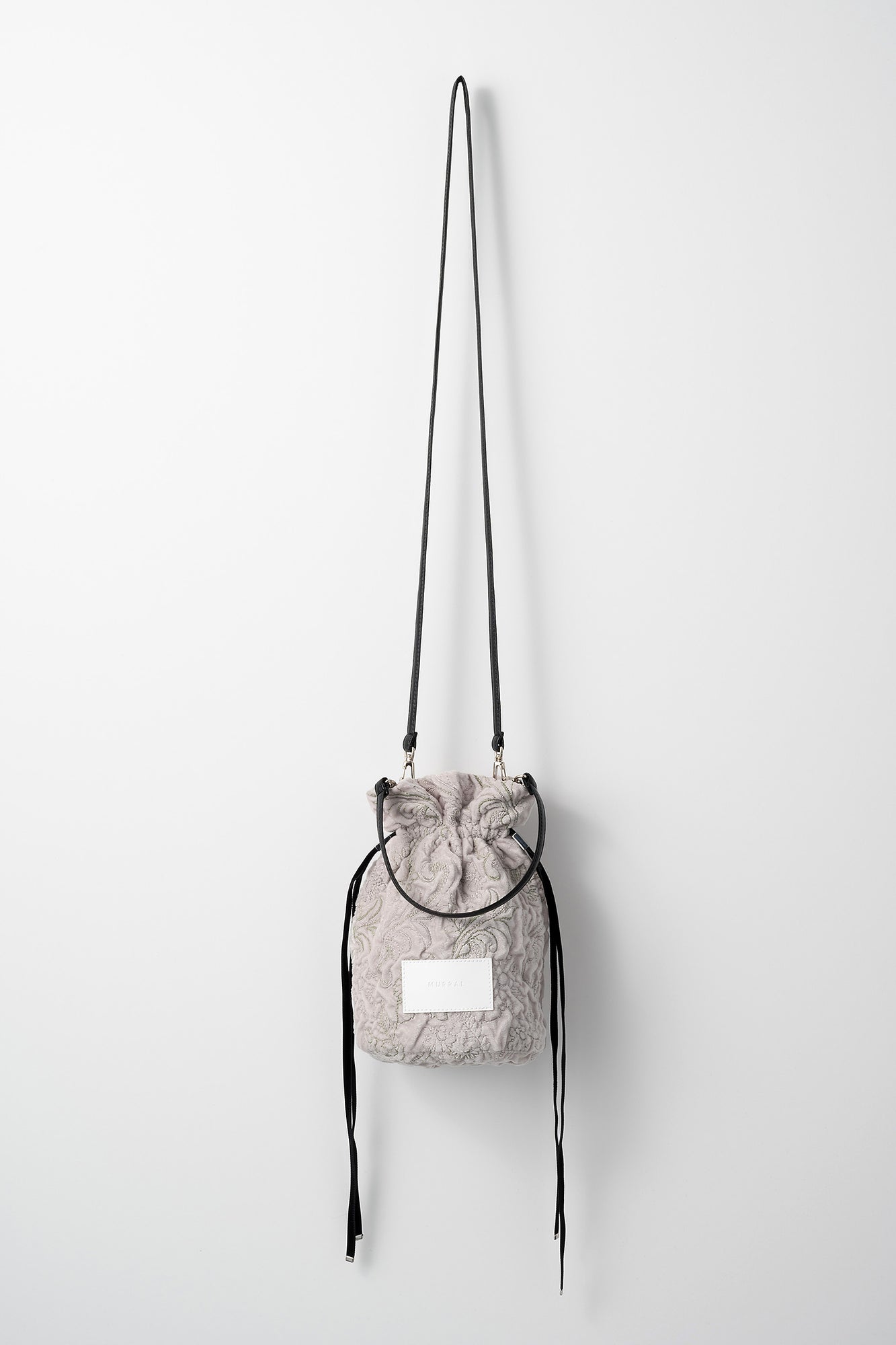 Ice flower embroidery bag (Ivory)