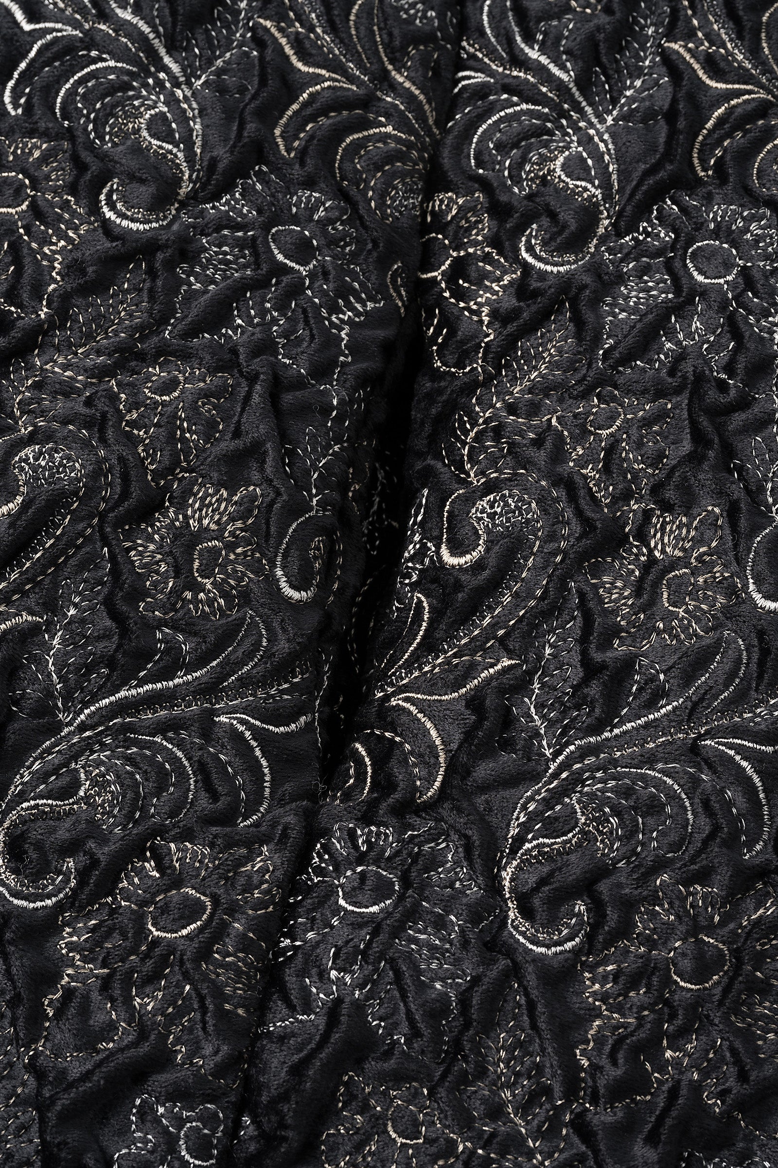 Ice flower embroidery Scarf (Black)