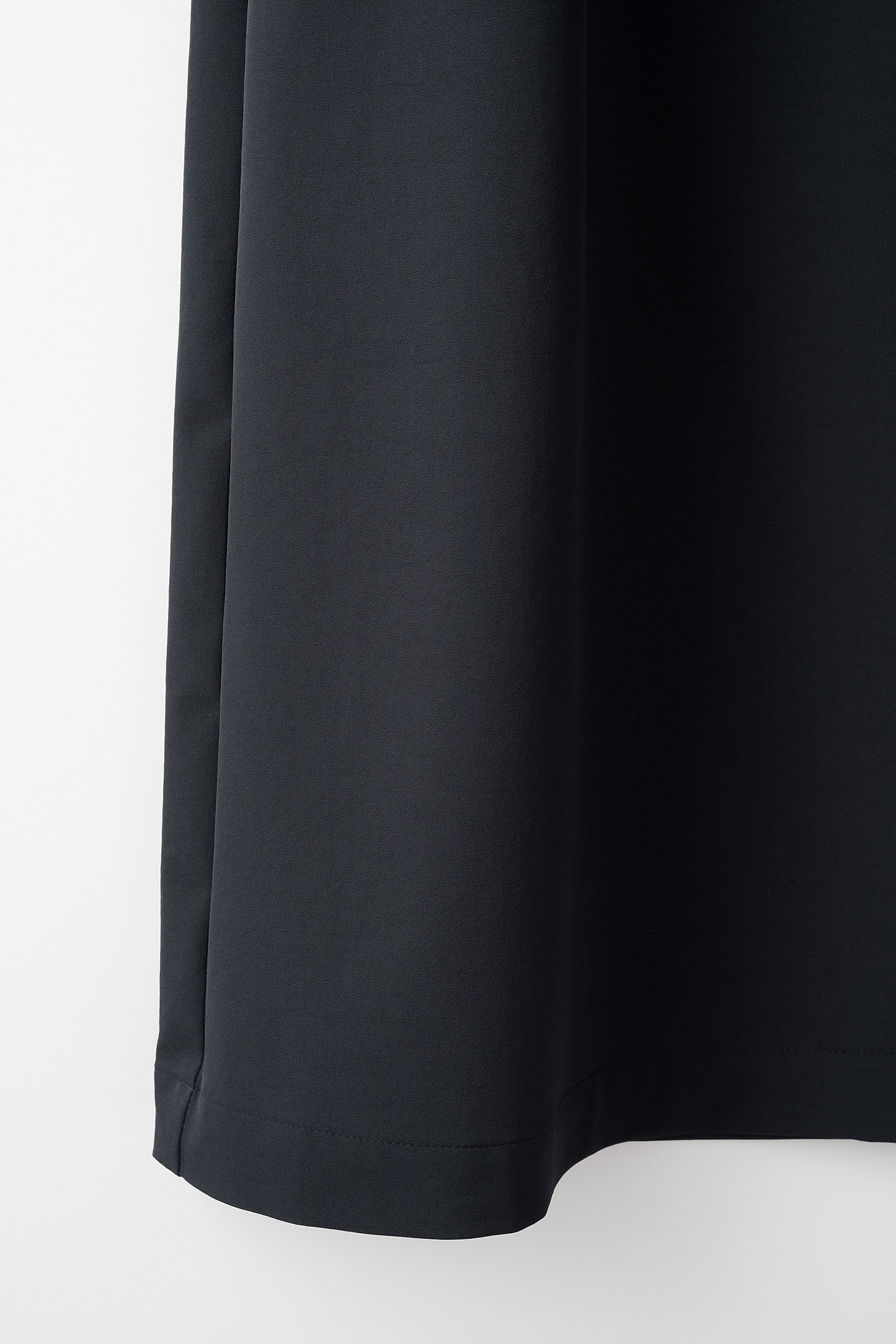Flower quartz jacquard sleeve dress (Black)