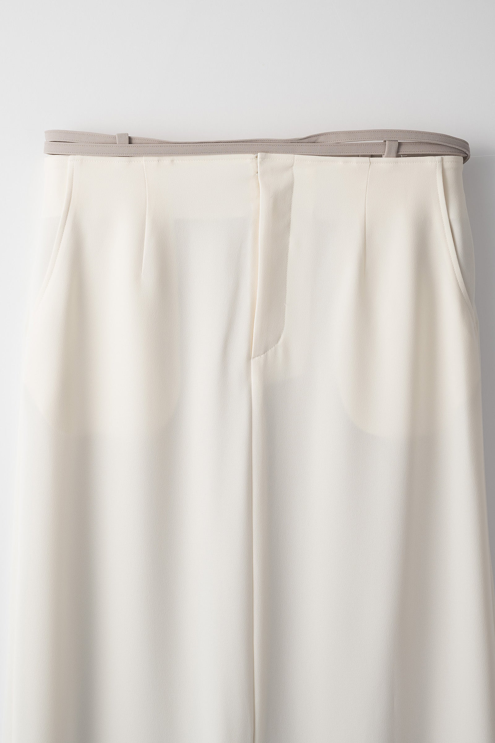 String slit skirt (White)