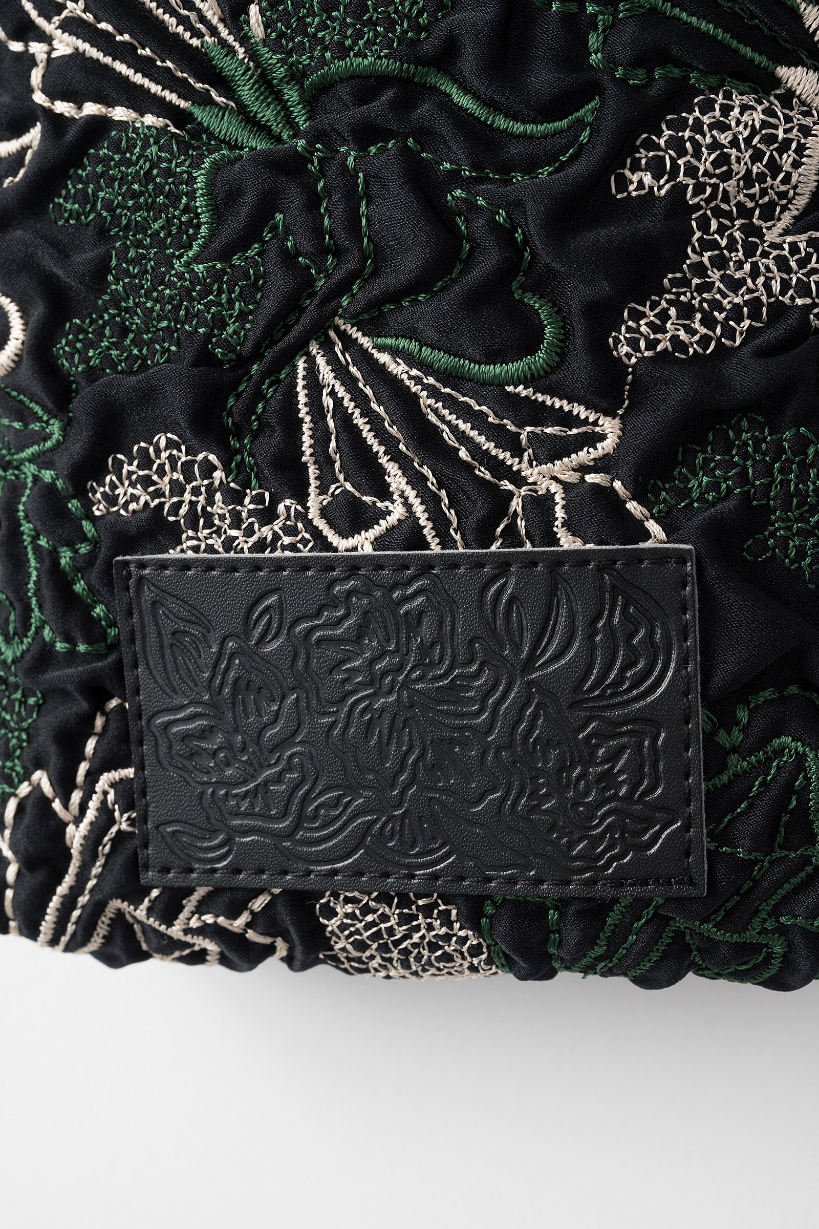 Quartz embroidery mini bag (Black)