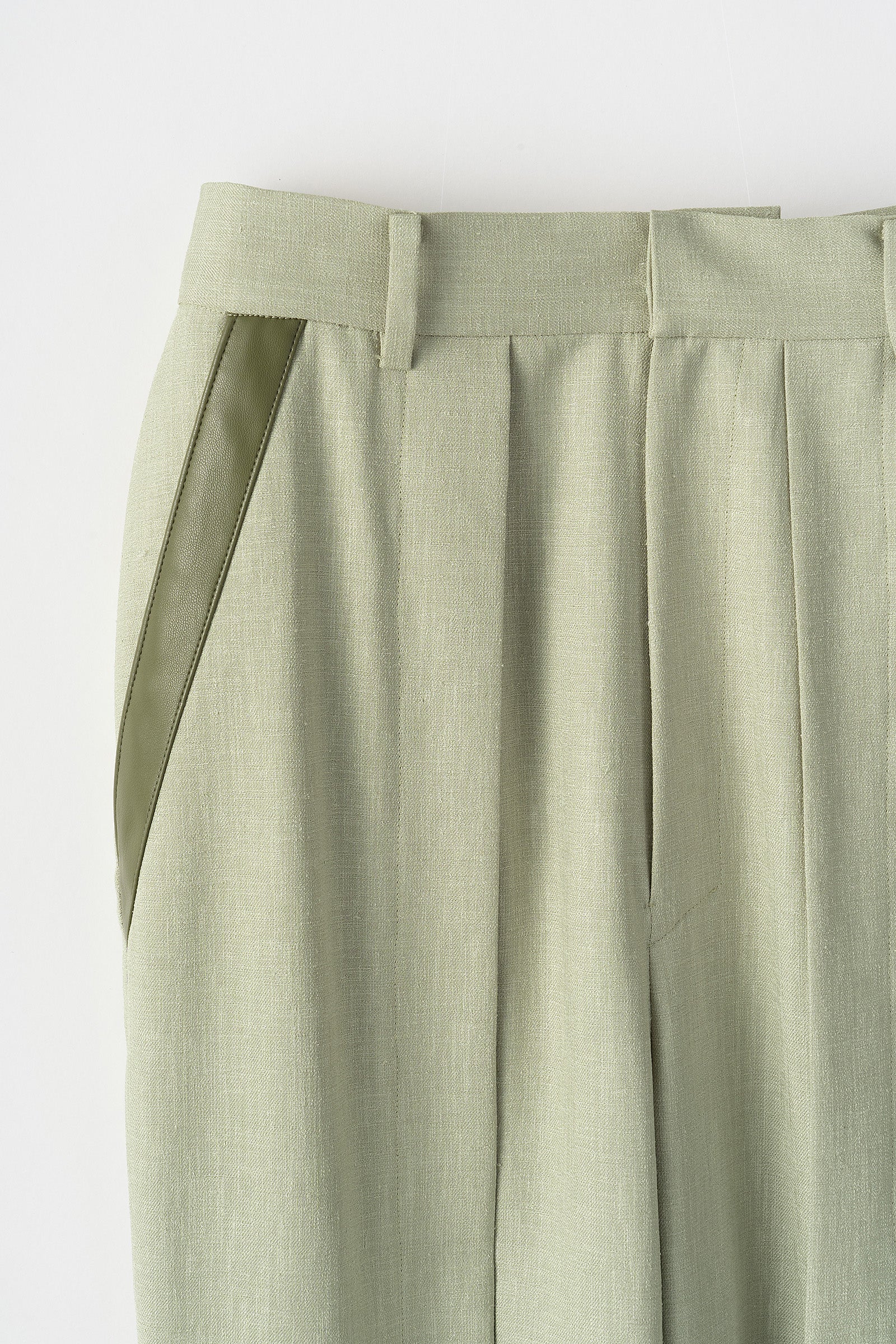 tucked flare trousers (light green)